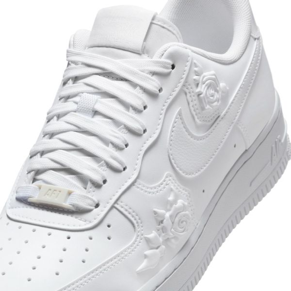 Pantofi sport Nike WMNS AIR FORCE 1 '07 SE Femei
