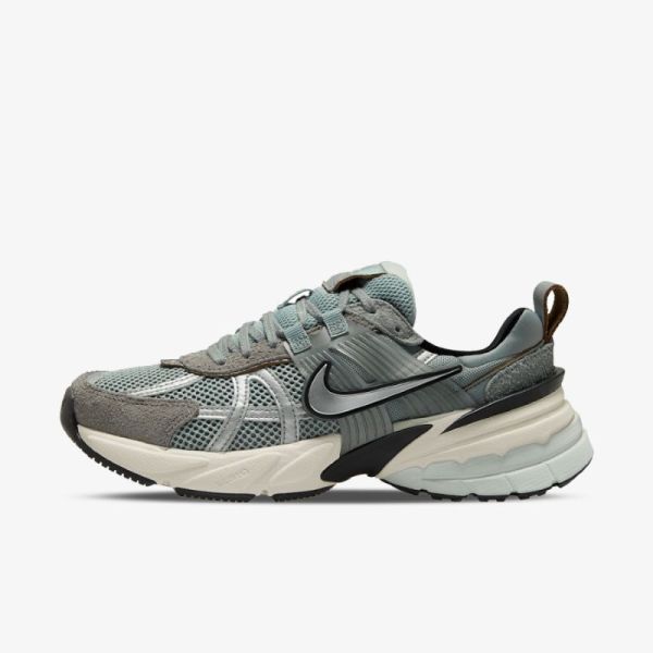 Pantofi sport Nike W V2K RUN C.O.R. Femei