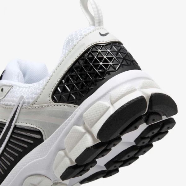 Pantofi sport Nike VOMERO 5 BG Unisex Copii
