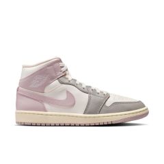 Pantofi sport Nike WMNS AIR JORDAN 1 MID Femei