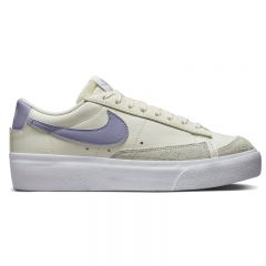 Pantofi sport Nike W BLAZER LOW PLATFORM Female